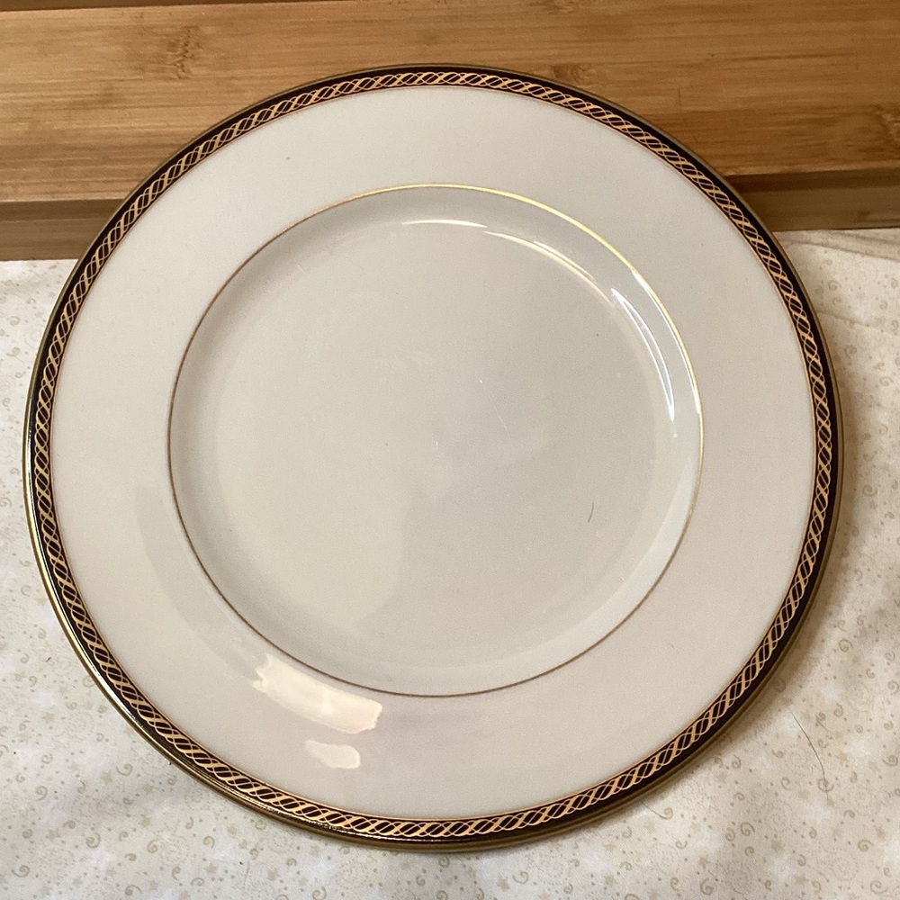 Lenox Tyler Pattern Plate Retired Pattern USA Fine China Replacement Piece